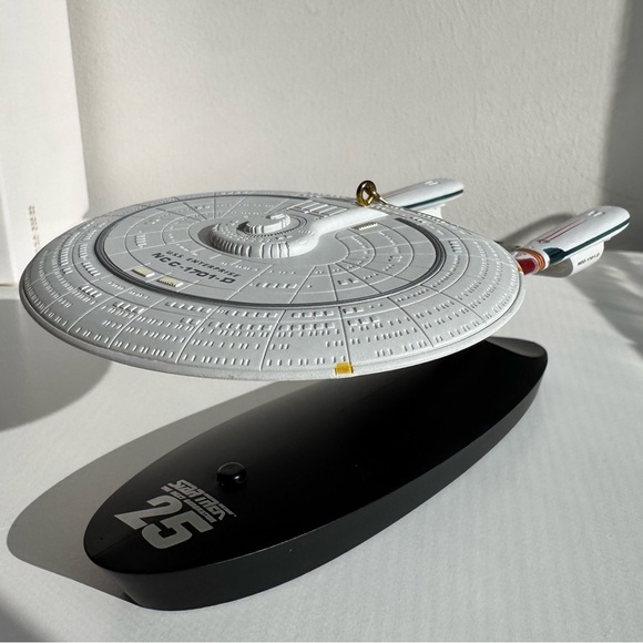 Hallmark Keepsake Ornament 2012 Star Trek The Next Generation 25th Anniversary - Picture 9 of 11